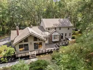 Charming, Spacious Woodland Sanctuary