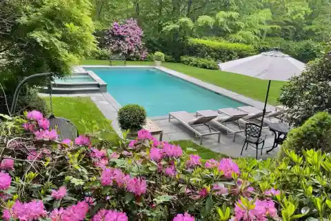 Beautiful East Hampton Home with Pool and Spa