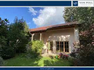 Detached House with Spectacularly High Roof Studio
