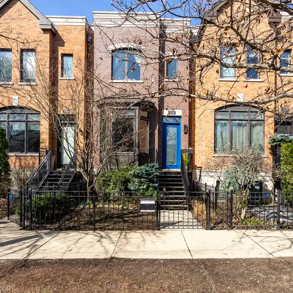 GORGEOUS LINCOLN PARK HOME