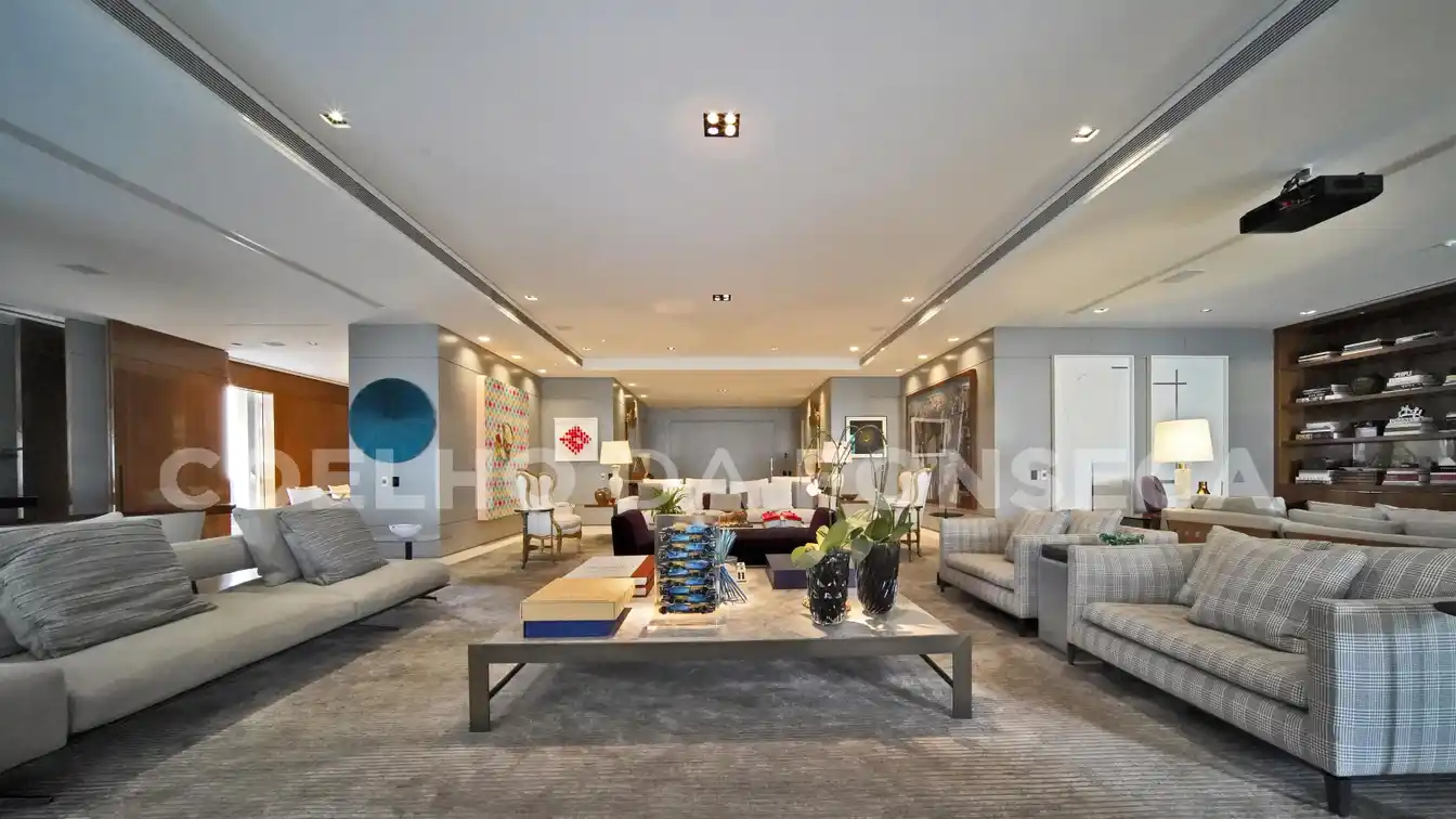 Furnished Apartment with Refinement and Sophistication