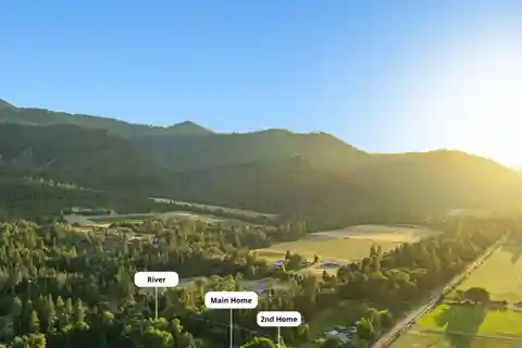 Park-Like Retreat Along the Applegate River