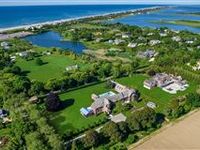 IMPORTANT AND REFINED HAMPTONS ESTATE