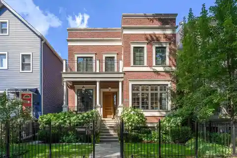 Newer Construction with a Timeless Feel in Lincoln Park