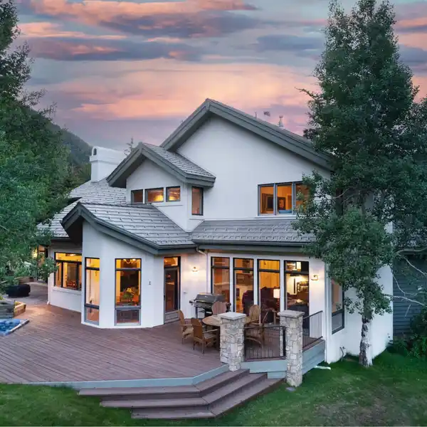 THE PERFECT BLEND OF COMFORT AND NATURE