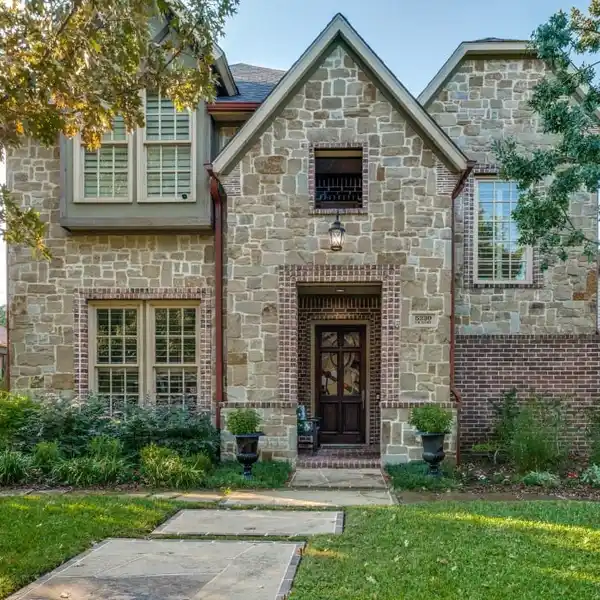 BEAUTIFUL VICKERY PLACE HOME