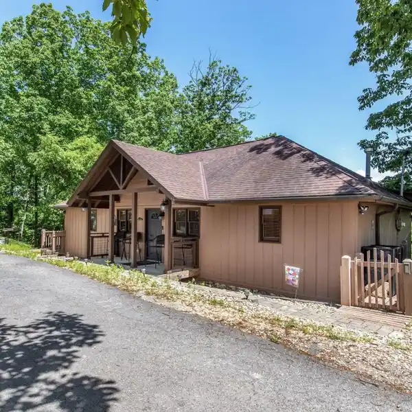 TURNKEY CABIN WITH DREAM AMENITIES