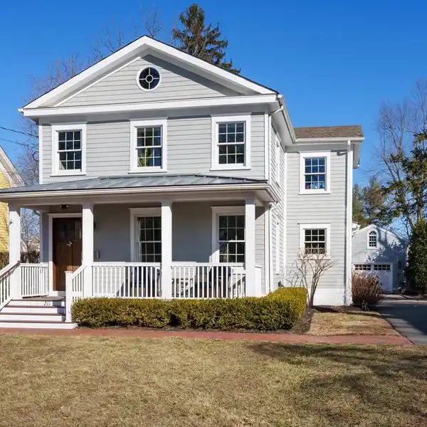 TIMELESS ELEGANCE WITH MODERN CONVENIENCE