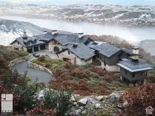 The Water-Earth-Sky Villa
