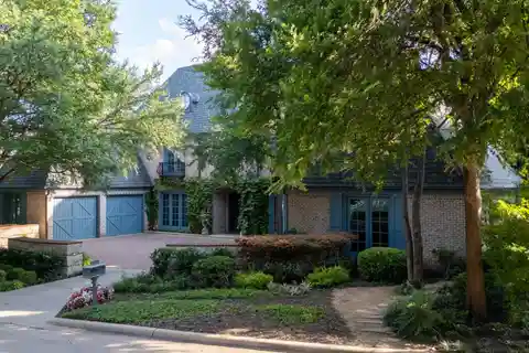 Exciting Jewel in Prestigious Lake Forest