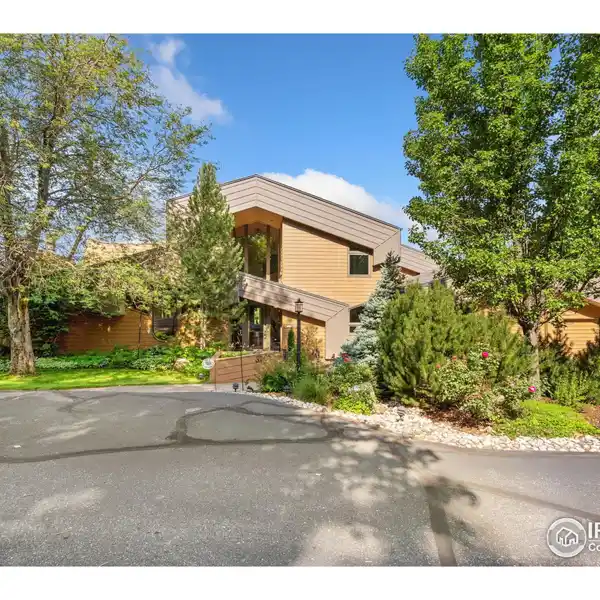ARCHITECTURAL GEM WITH EPIC LONGS PEAK VIEWS
