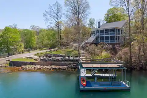 Ideal Lake Retreat