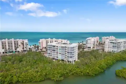 Beautiful Bay-view Unit in Barefoot Beach Club
