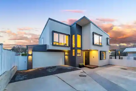 Elegant New Build with an Exceptional Layout