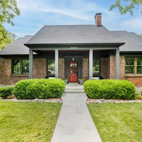 ONE-OF-A-KIND HISTORIC RENOVATION