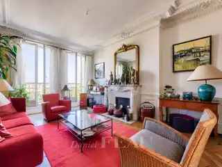 Neuilly Charm with Duplex Conversion Opportunity