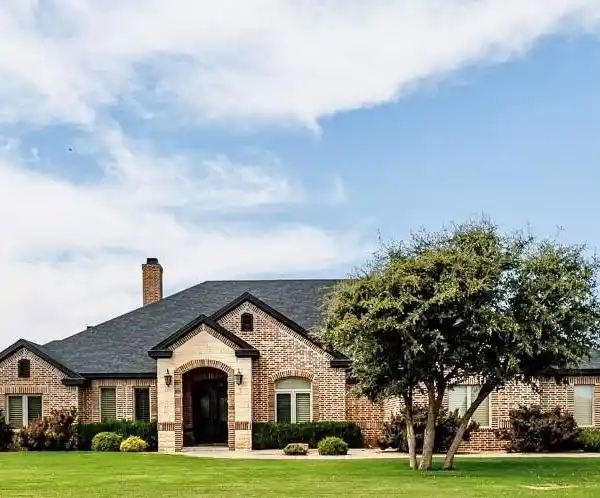 BEAUTIFULLY INVITING HOME WITH POOL AND OUTDOOR RETREAT