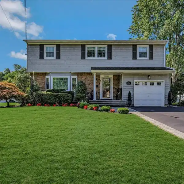 GORGEOUS HOME INSIDE AND OUT