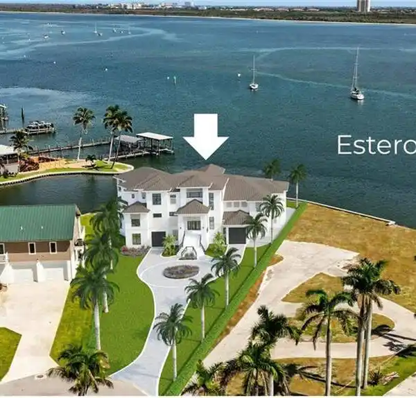 BUILD YOUR DREAM ESTATE ON ESTERO BAY