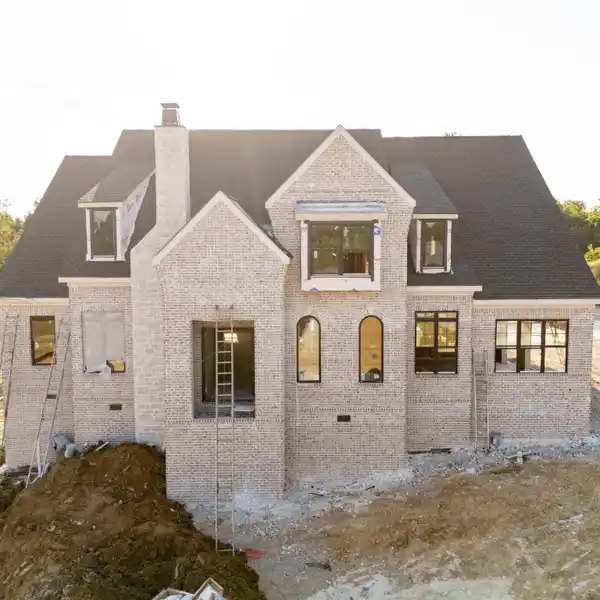 THOUGHTFULLY DESIGNED OPEN PLAN HOME IN PRIME LOCATION
