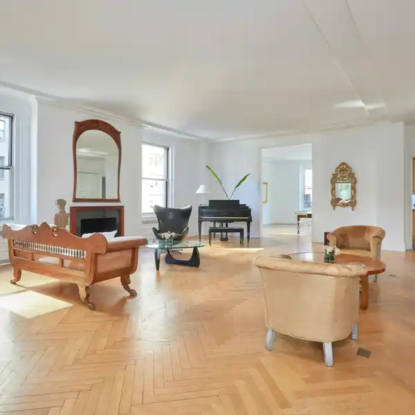 ELEGANT LIGHT-FILLED TWO BEDROOM APARTMENT