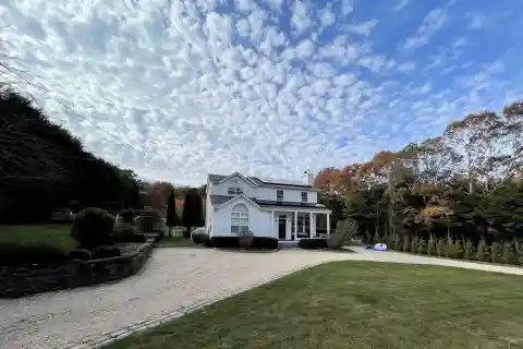 Coastal Farmhouse Oasis