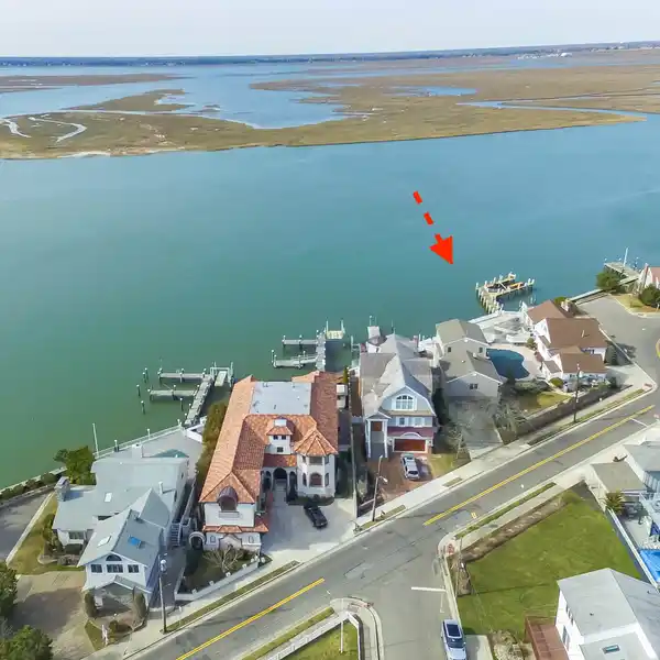 EXCEPTIONAL BAY-FRONT PROPERTY IN PRESTIGIOUS LONGPORT