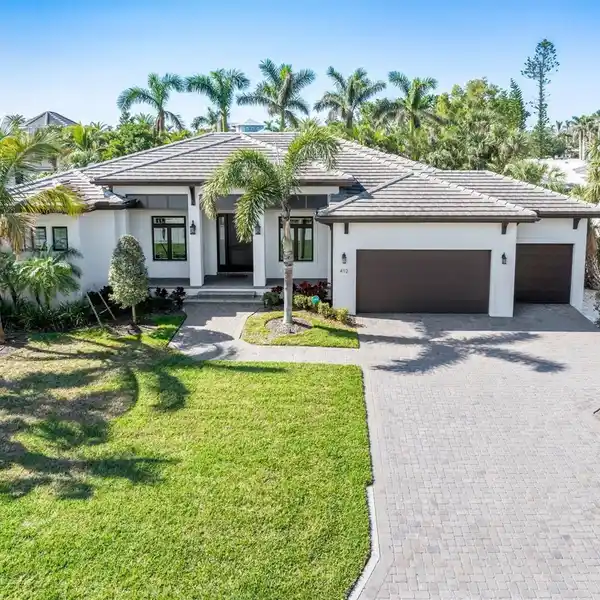 NEWER CUSTOM HOME ON BIRD KEY