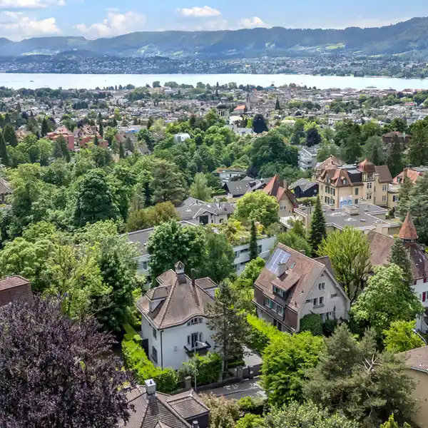 REFURBISHED ART NOUVEAU VILLA WITH ELEGANT GARDEN ON THE ZURICHBERG