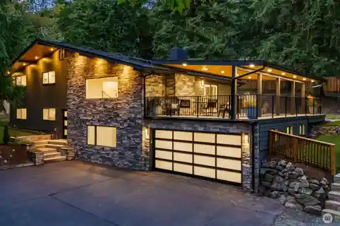 Incredibly Remodeled Modern Home