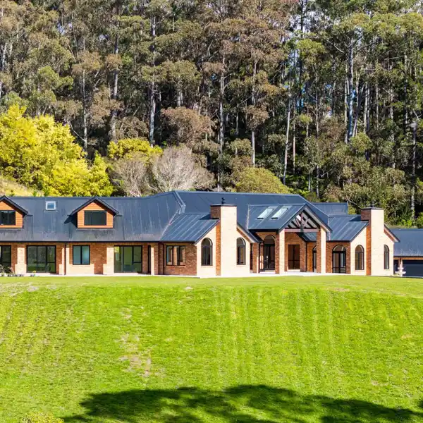 STUNNING PROPERTY IN THE HEART OF COATESVILLE