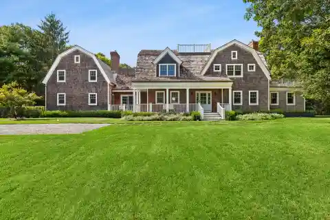 Deerfield Road Estate Rental