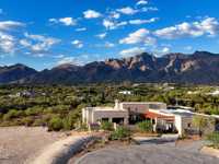 BEAUTIFUL HOME IN THE HEART OF THE CATALINA FOOTHILLS