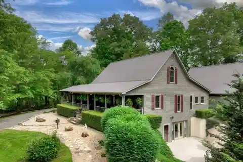 27-acre Luxury Compound Bordering Mercier Orchards