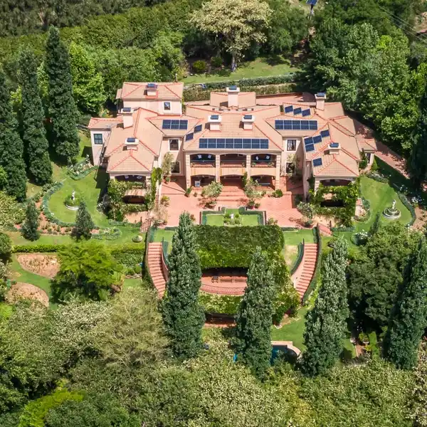 MAGNIFICENT ITALIAN VILLA-STYLE PROPERTY