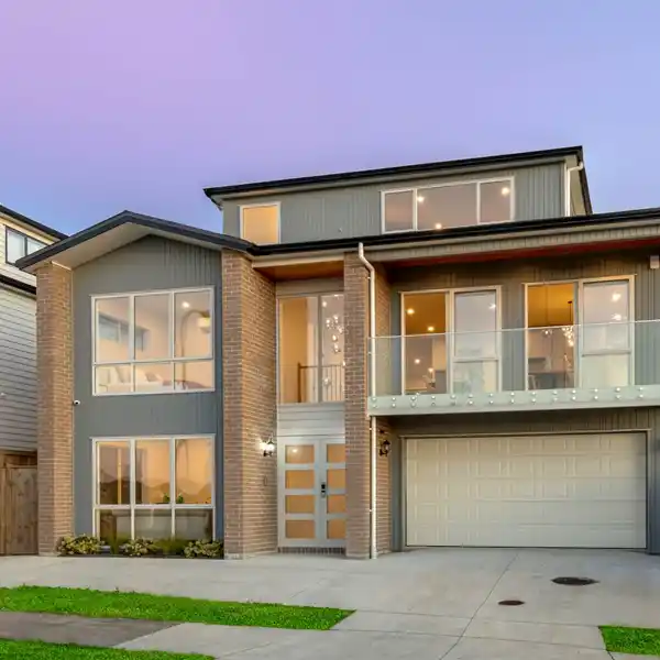 MULTI-GENERATIONAL LIVING WITH SCENIC OUTLOOK