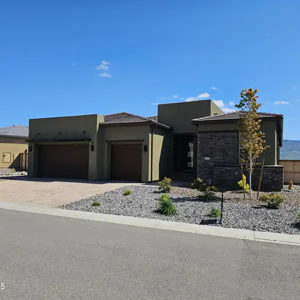MODERN MASTERPIECE WITH AN INDUSTRIAL FLAIR