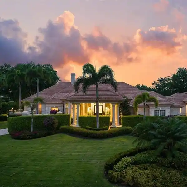 INVITING ESTATE HOME WITH SUNNY GOLF VIEWS