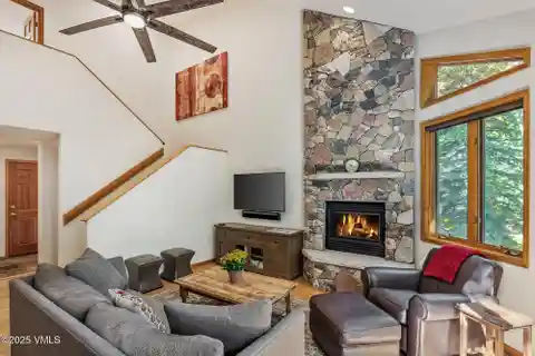 Beautiful Townhome in the Desirable Lions Ridge Area