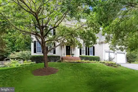 Beautiful Colonial Home in Coveted Cambria