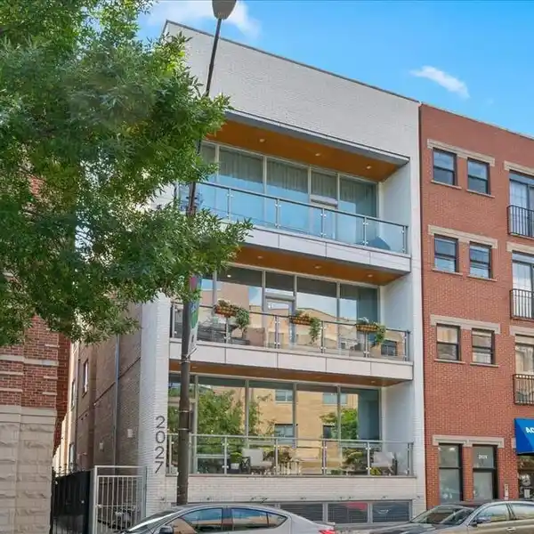 IMPRESSIVE DUPLEX DOWN IN UNBEATABLE LOCATION