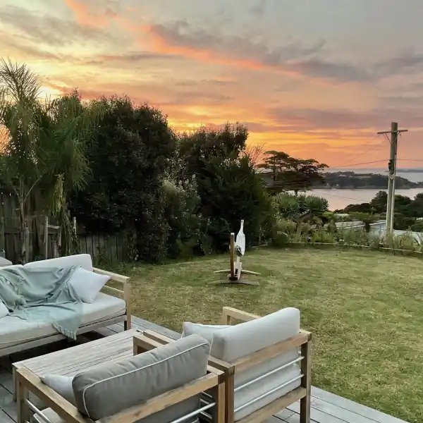COASTAL CHIC MEETS FLAT GARDEN LIVING