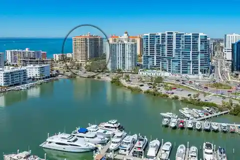 Exclusive Ritz-carlton Residence