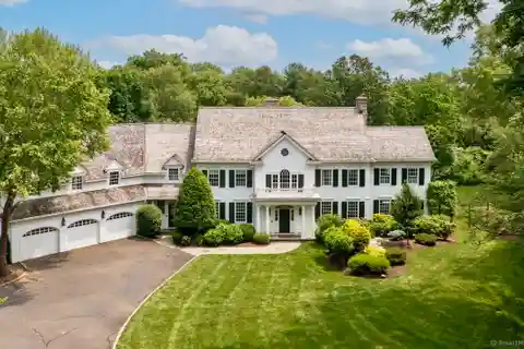 Exceptional Resort-Like Estate