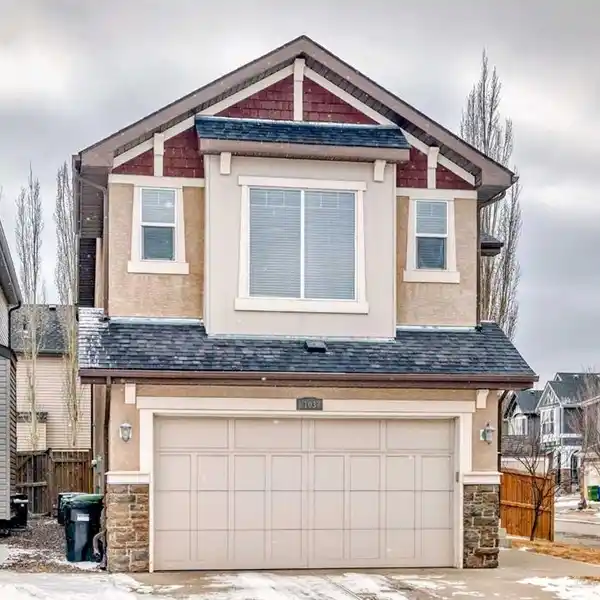 STUNNING FORMER SHOW HOME IN ASPEN WOODS COMMUNITY