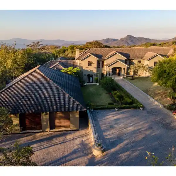 EXCEPTIONAL RESIDENCE IN THE SHANDON WILDLIFE ESTATE