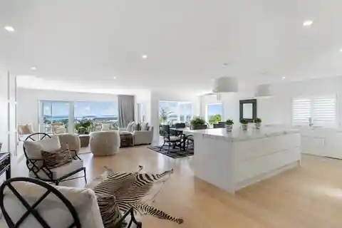 Breathtaking Penthouse in the Exclusive Ridgeview Complex