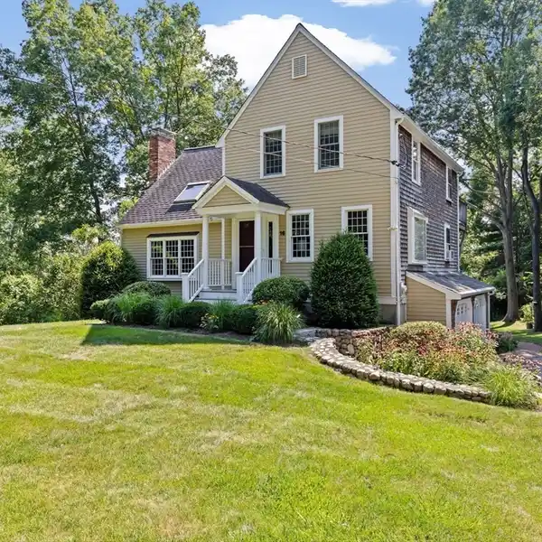 SOPHISTICATED SANCTUARY WITH MARSHLAND VIEWS