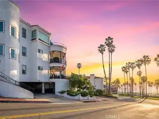 Coastal Luxury in Pier Bowl