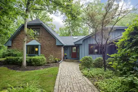 Luxury and Tranquility on Nearly an Acre